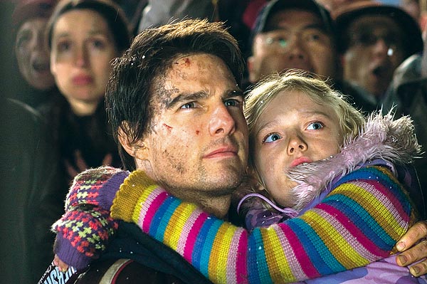 Tom Cruise és Dakota Fanning a Világok harcában