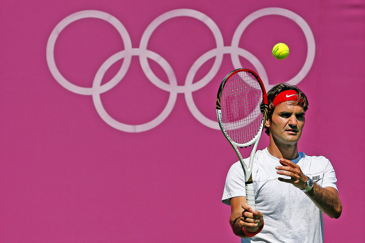 Megszokott miliő, szokatlan háttér: Federer londoni tréningje