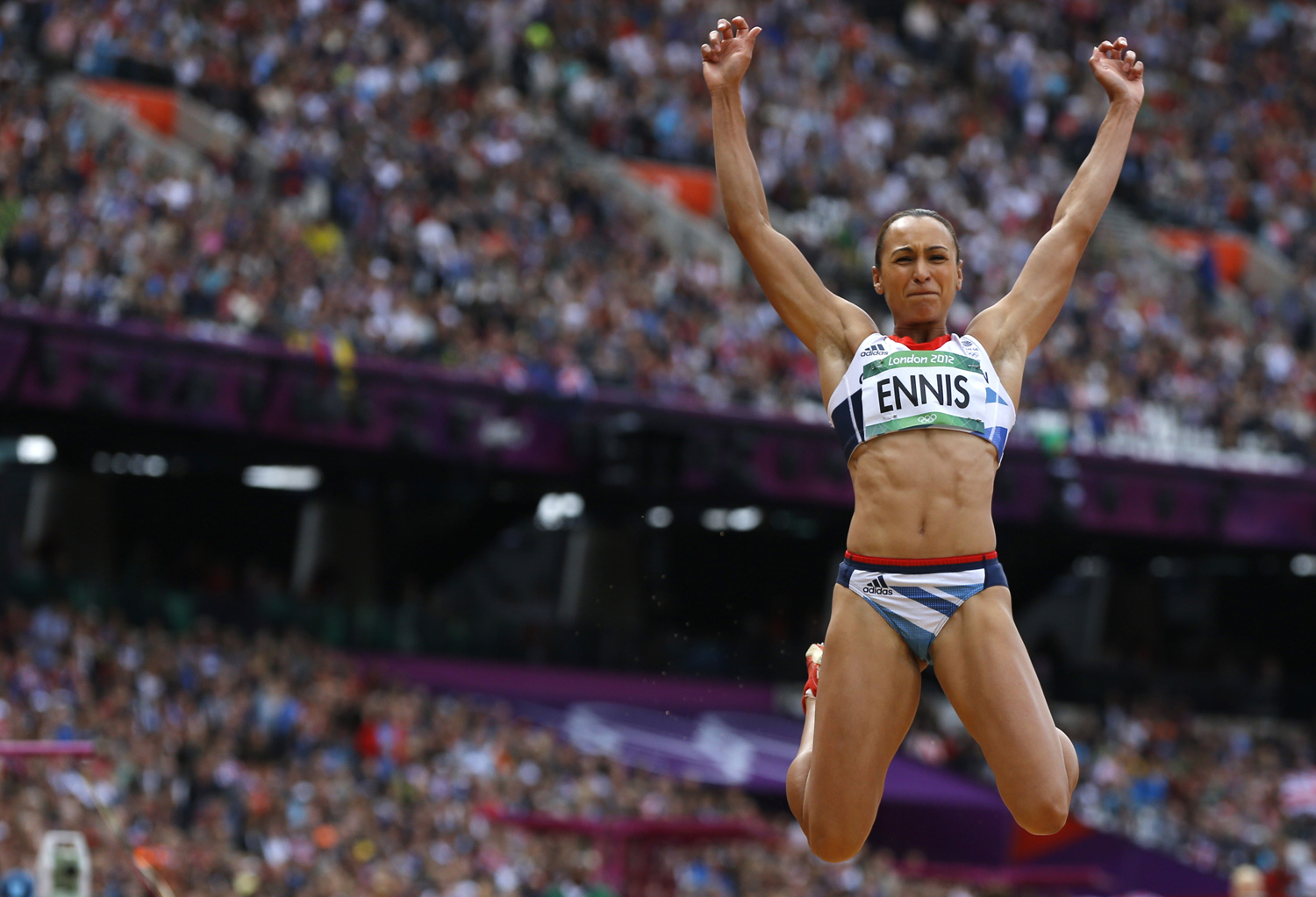 Jessica Ennis a hétpróba távolugró számában