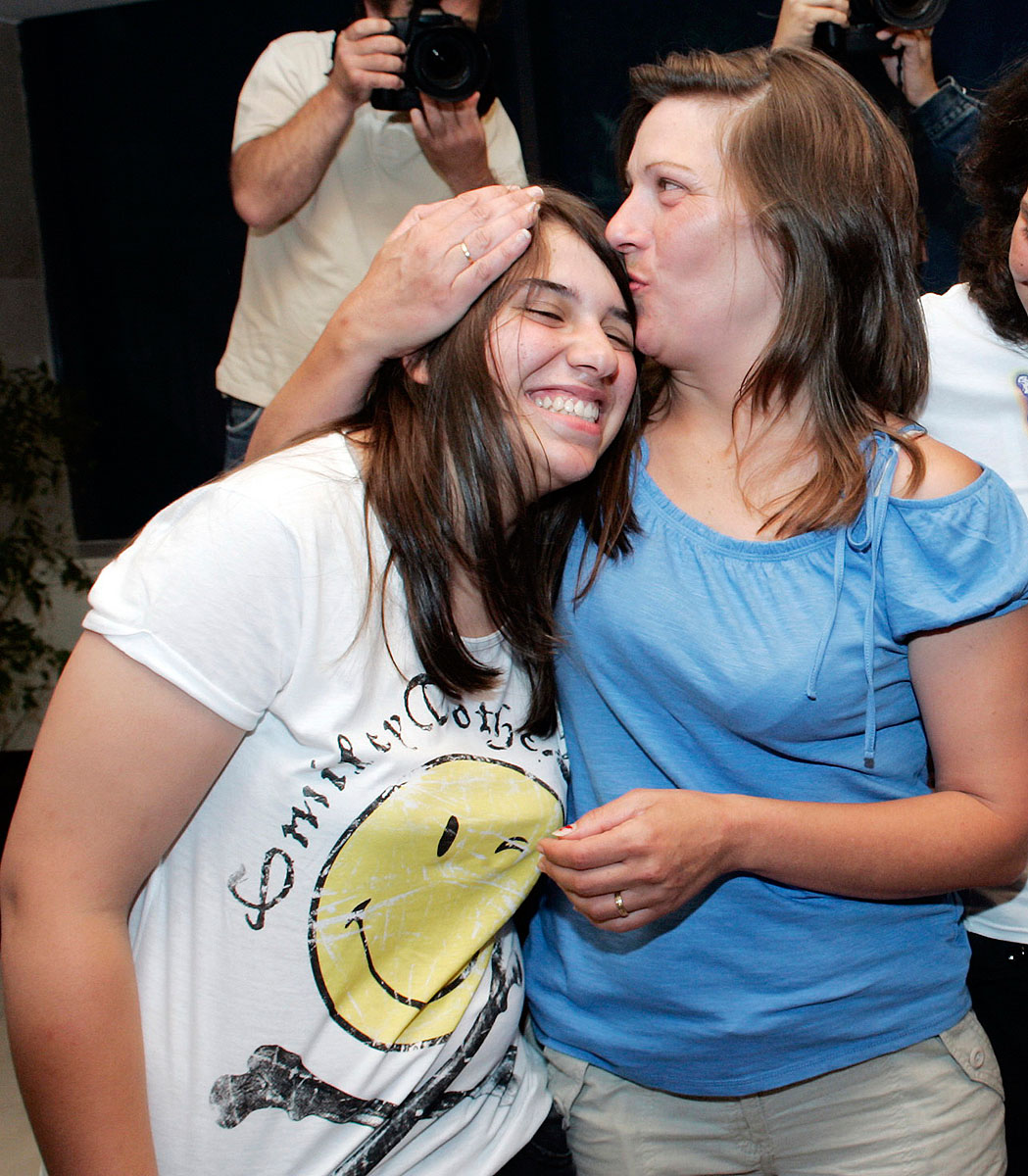 Az első portugál leszbikus házaspár 2010. júniusi esküvőjük után
