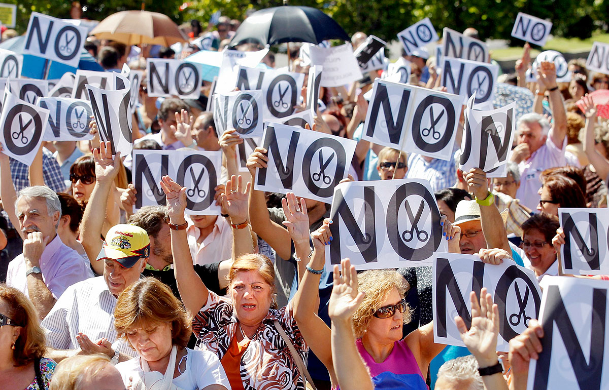 Köztisztviselők tüntetnek a megszorítások ellen Madridban