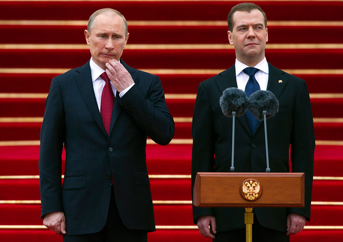 Putyint beiktatták, Medvegyevet jelöli miniszterelnöknek
