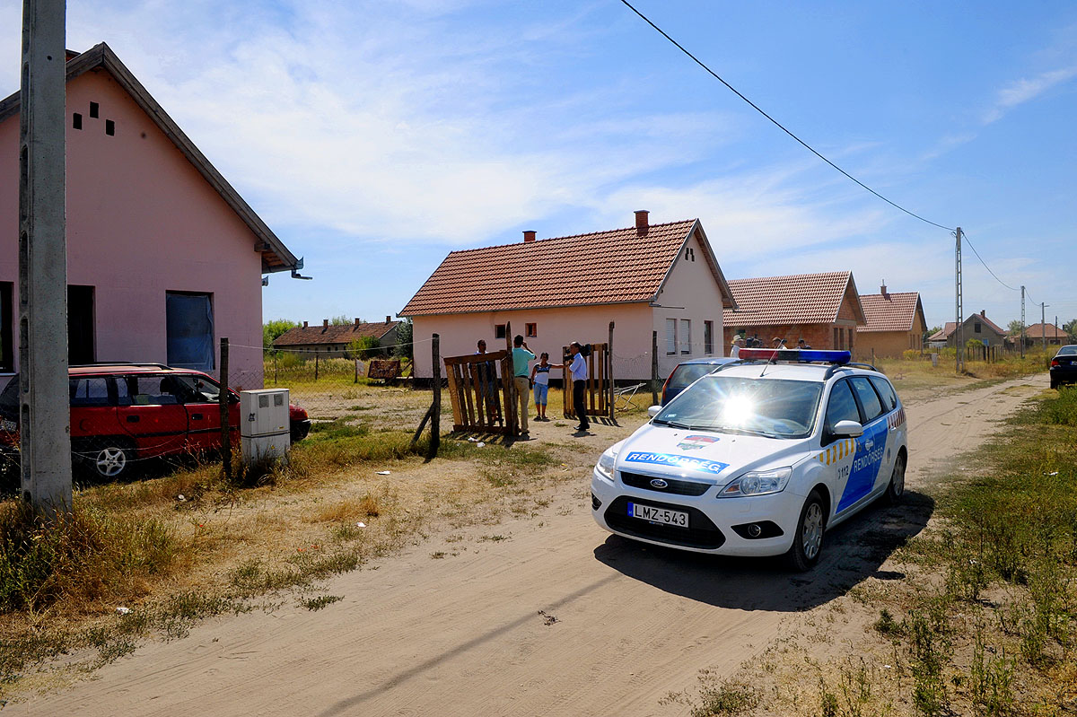 Még kedden is egymást érték a rendőrség járőrei a romák lakta Csengeri városrészben