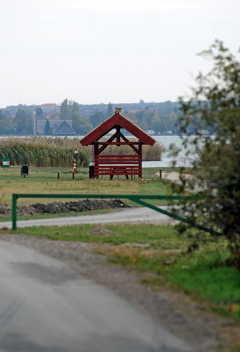 Vízparti telek a Velencei-tónál