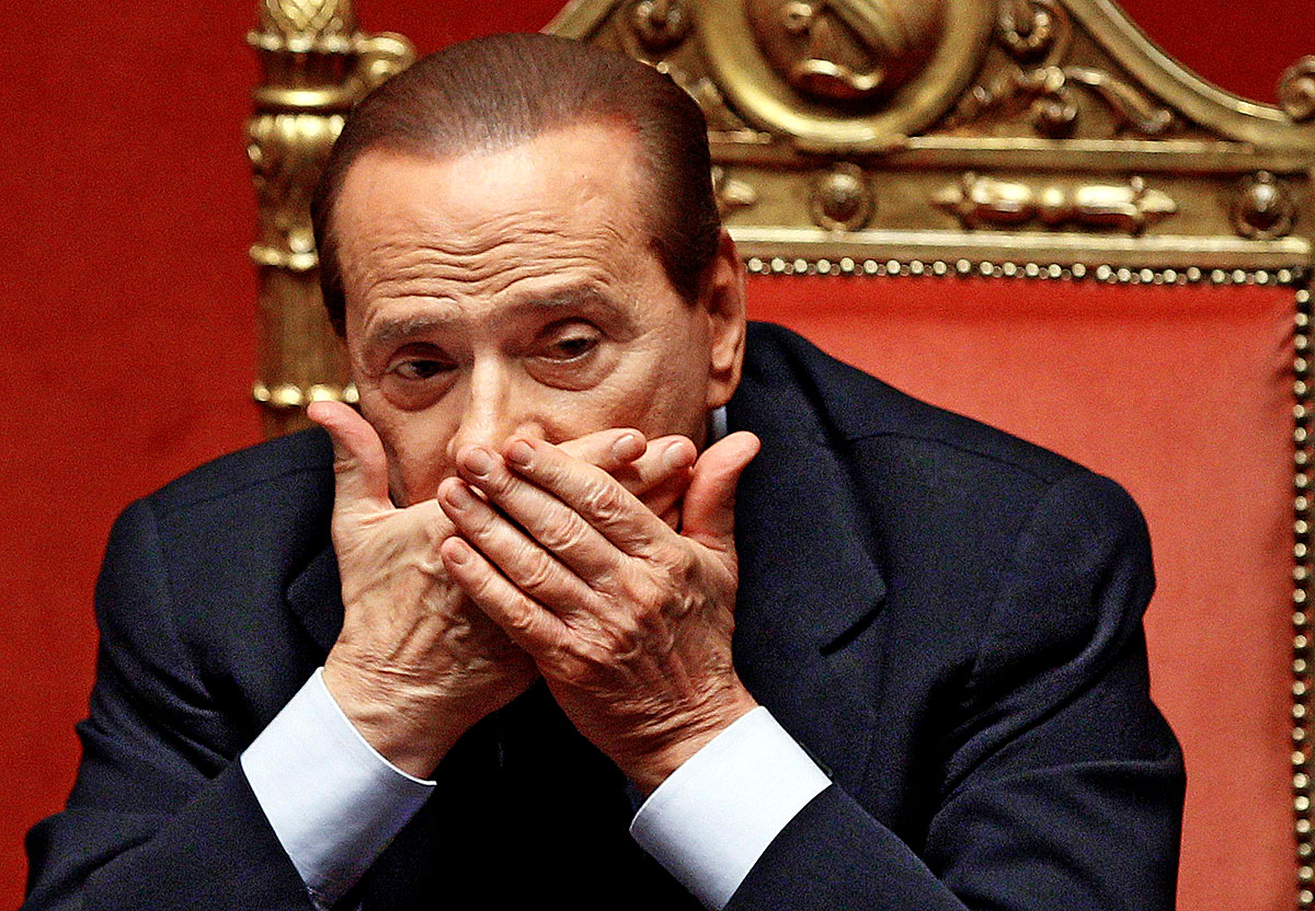 Silvio Berlusconi. Nem esik jól neki a viselt dolgok kiteregetése