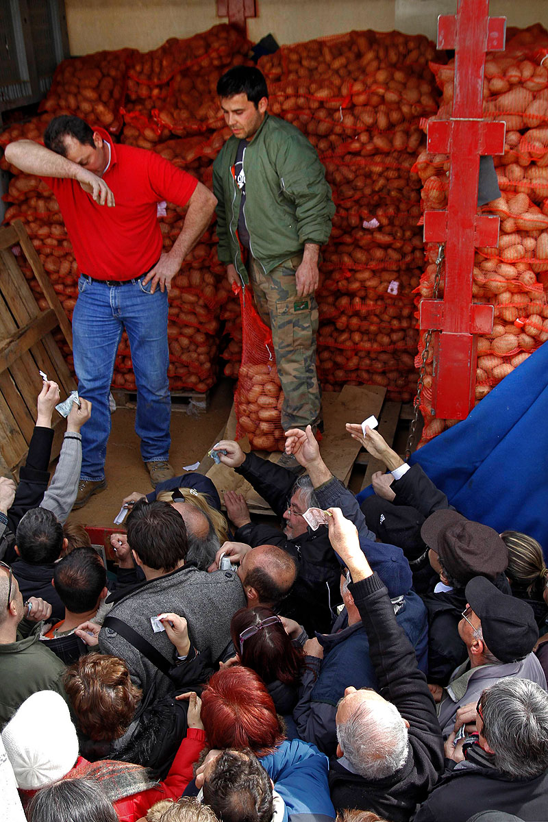 Krumpliért állnak sorba Athénban