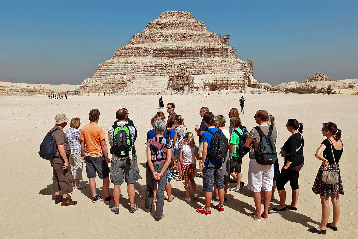 Holland turisták Egyiptomban – anyanyelvi idegenvezetésre a világ minden pontján van vevő
