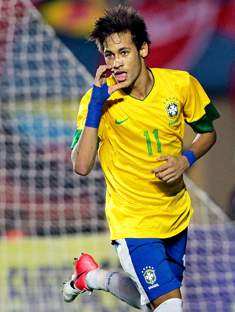 Neymar a 94. percben, tizenegyesből szerezte a győztes gólt