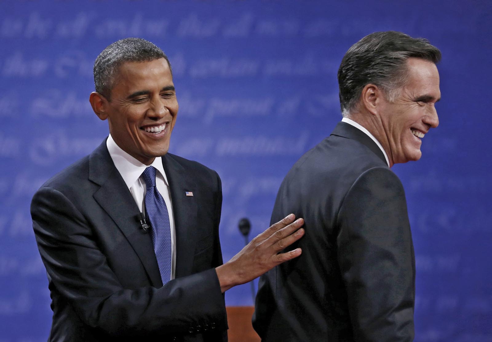 Obama és Romney az elnökjelölti vitán. Feledtetné a malőröket