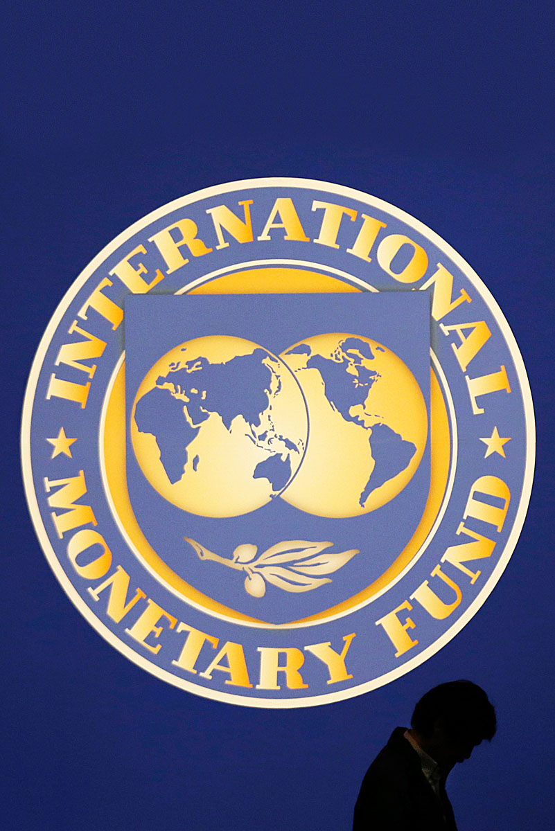 Egyedül a hallban – a világ legnagyobb konferenciái közé tartozó IMF-közgyűlésen Tokióban 20 000 vendég vesz részt