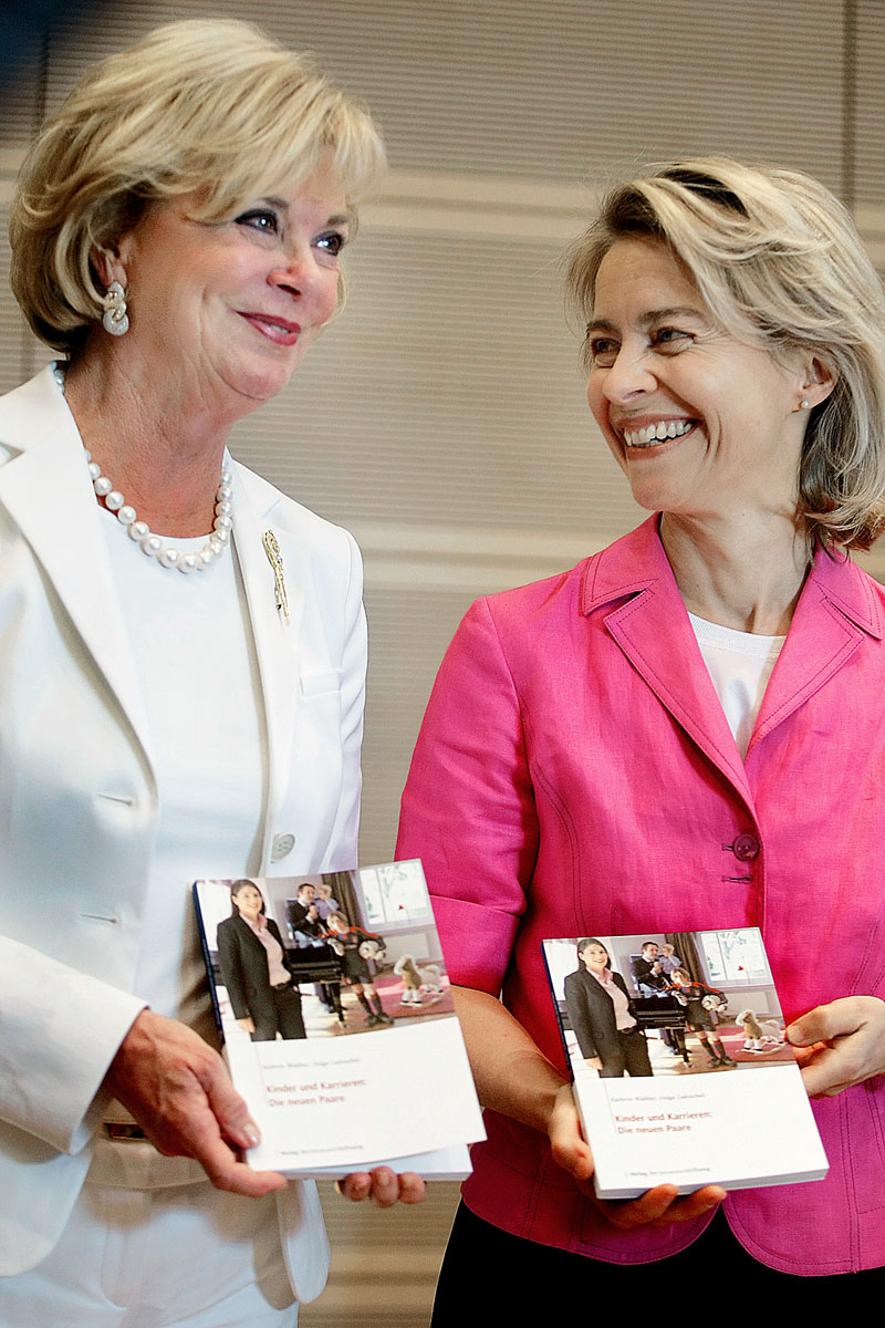 A cégvezető és a miniszter: Liz Mohn (balra) és Ursula von der Leyen