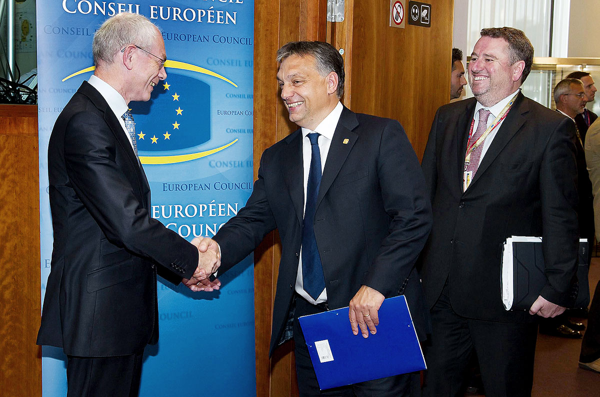 Herman Van Rompuy, az Európai Tanács elnöke, Orbán Viktor kormányfő és Györkös Péter nagykövet