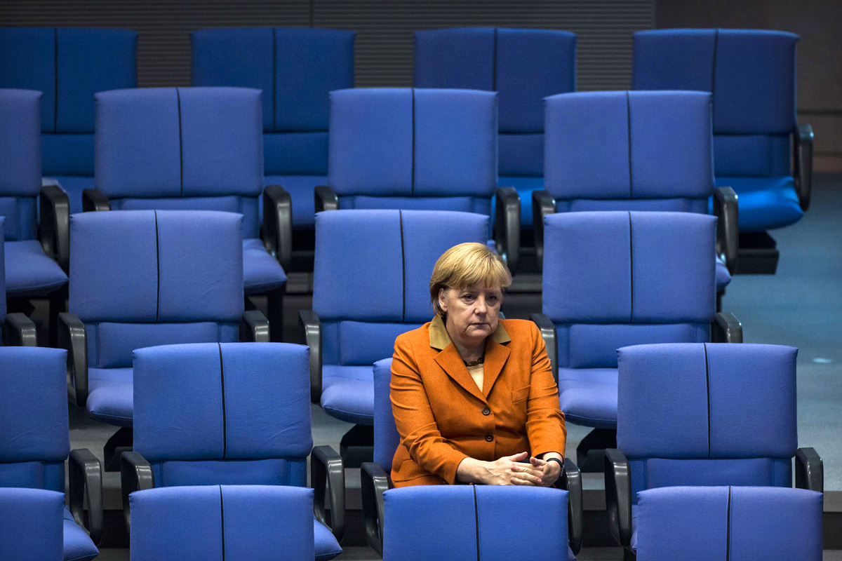 Angela Merkel német kancellár a Bundestagban tartott beszéde után. Nem várható megegyezés a csütörtökön kezdődő EU-csúcson
