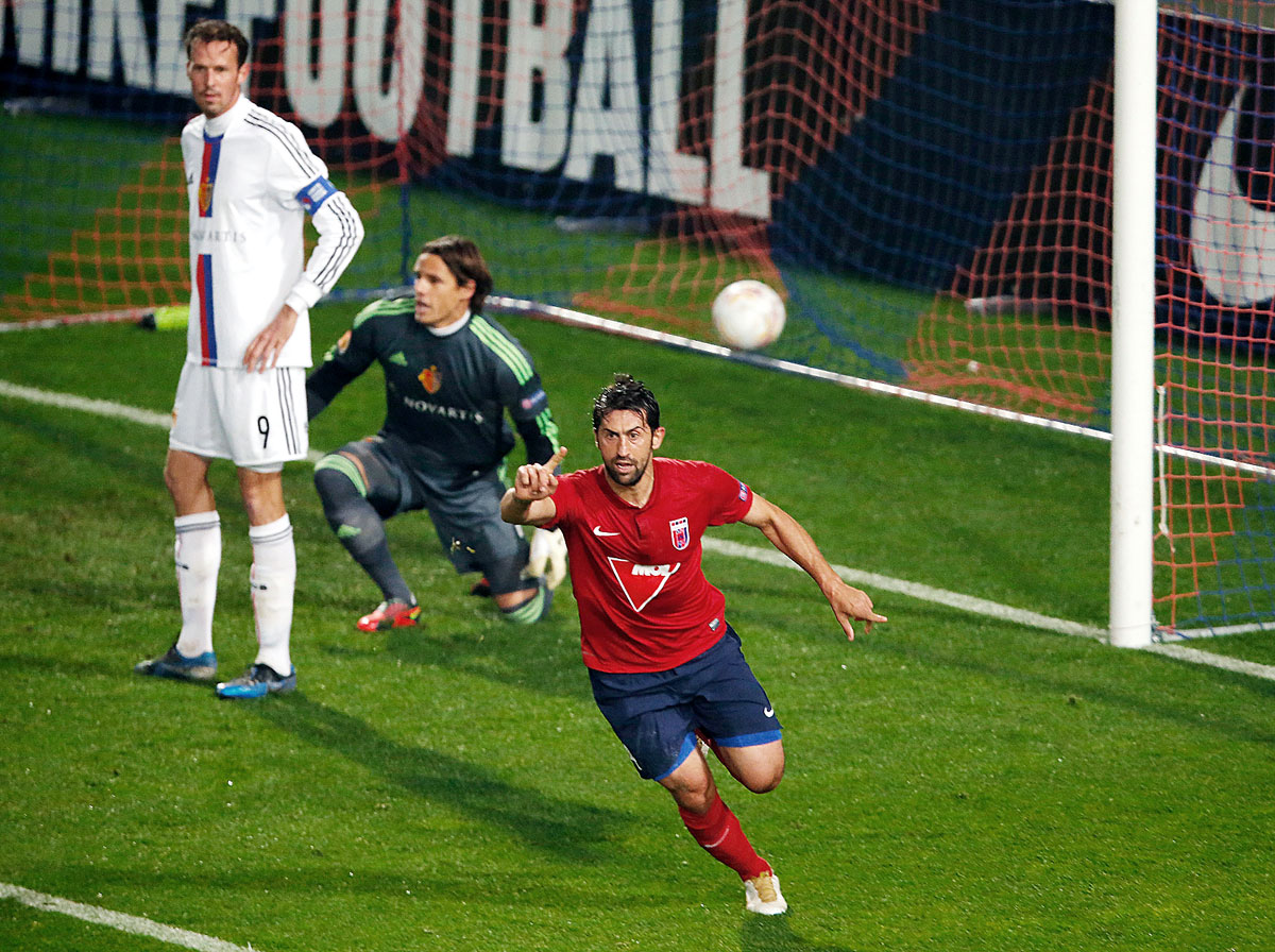 Hiába volt kettő egy ellen, a Sóstói stadionban a Videoton nyert 2-1-re. A képen balról: Streller, Sommer és a második gólt szerző fehérvári Caneira