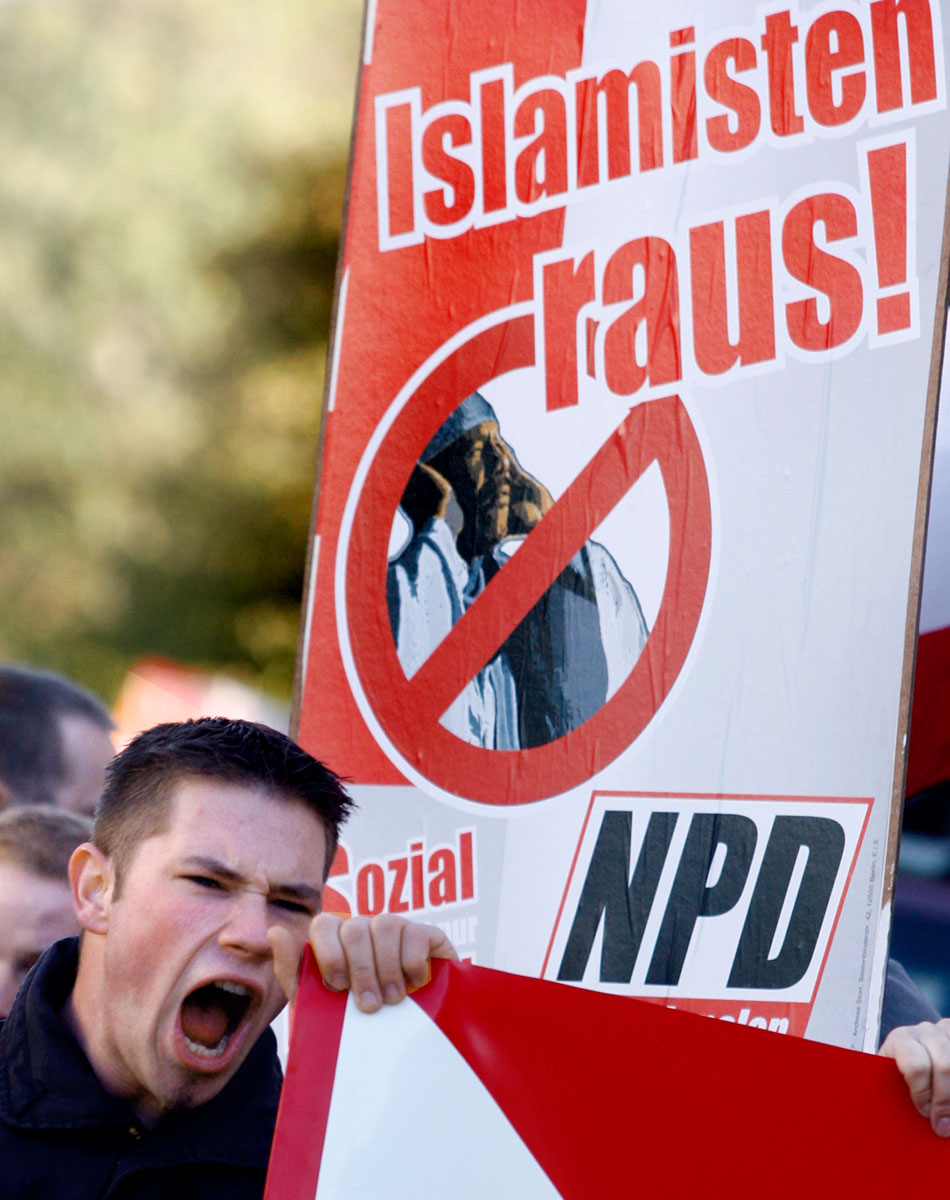 A német NPD idegenellenes tüntetése. 