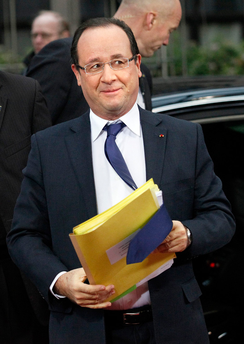 Francois Hollande francia köztársasági elnök az EU-csúcson. Minden eurónak tud örülni
