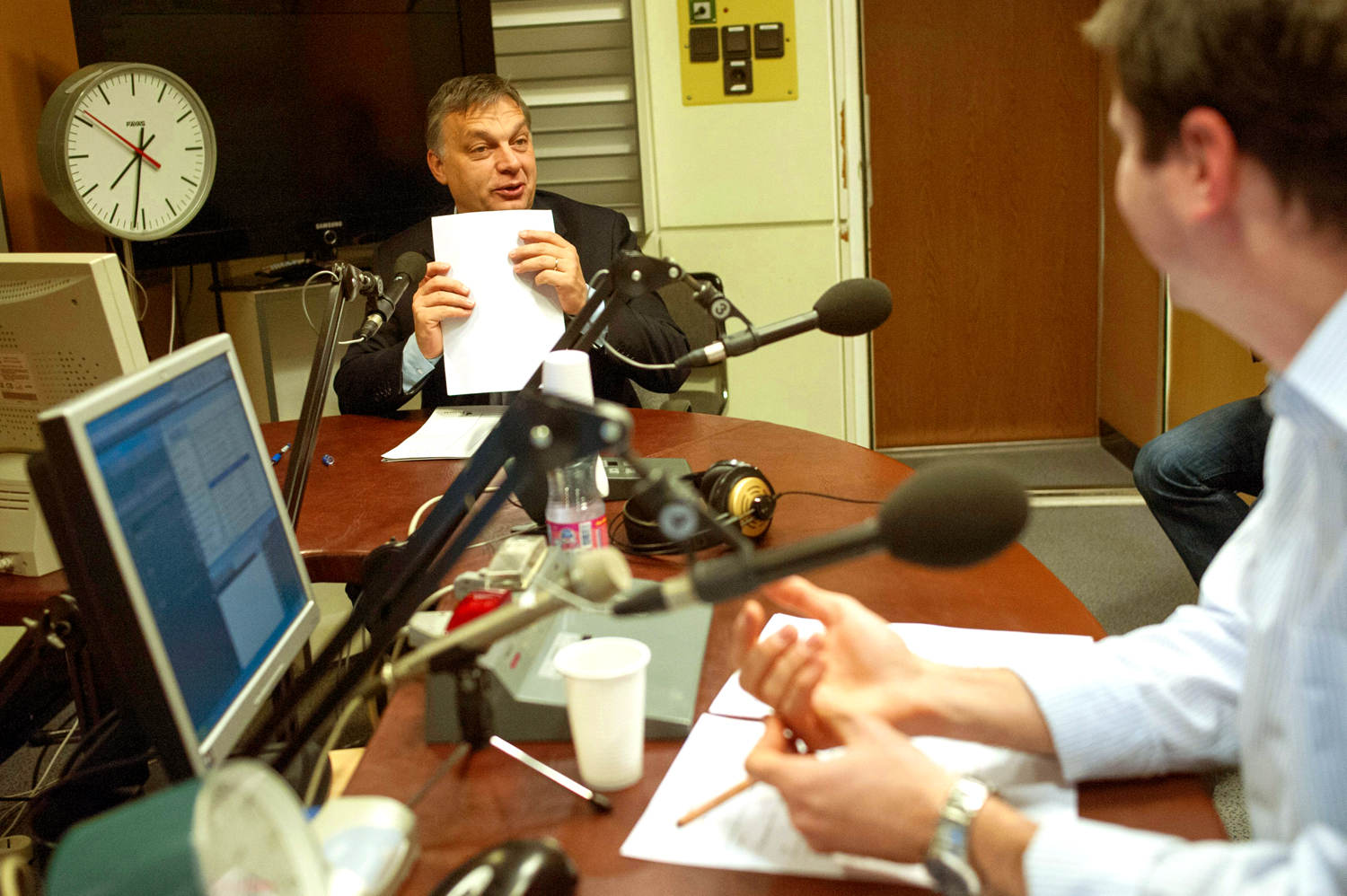 Orbán Viktor elégedett (kormányfői rádióinterjú november végén)
