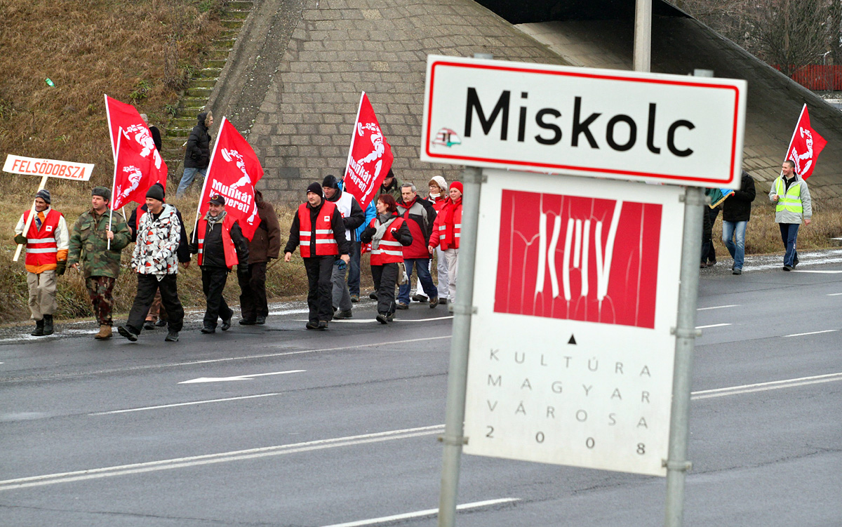 A Munkát, Kenyeret, Tisztességes Béreket Egyesület szervezte