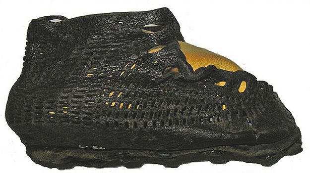 Az ókori cipők szabása és minősége utalt viselőjük gazdagságára