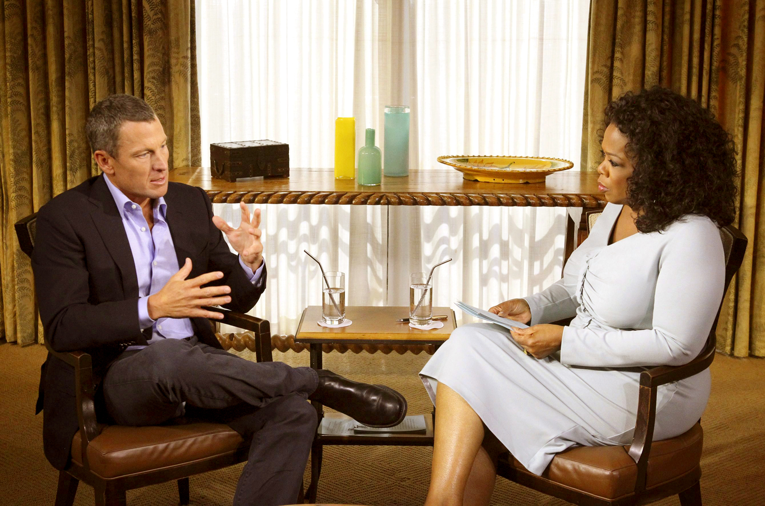 Armstrong csak egyszer tűnt megrendültnek - holott Oprah Winfrey műsoraiban illik sok könnyet folyatni