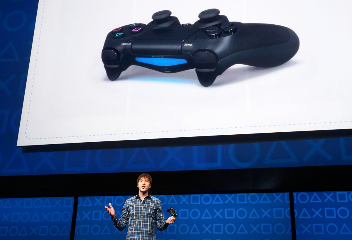 Mark Cerny, a PS4 hardveres ágáért felelős vezető. A piacoknak nem tetszett a konzol nélküli konzolbemutató
