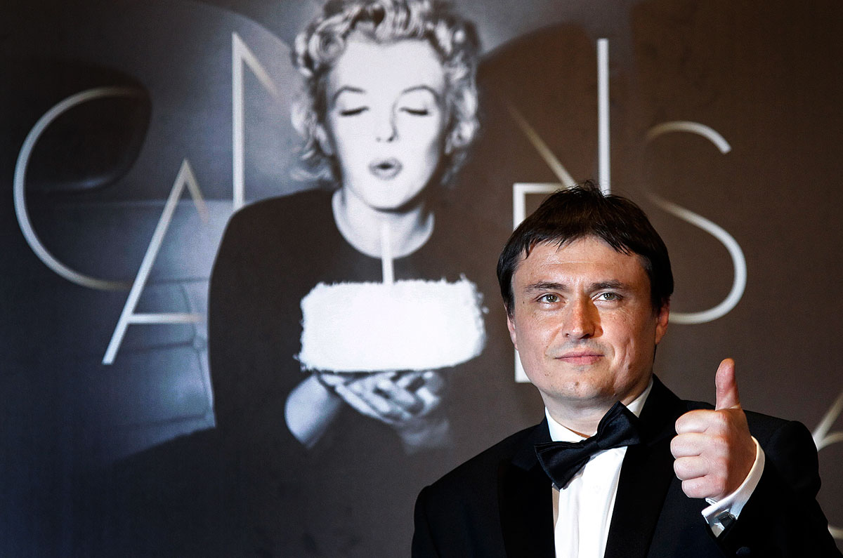 Cristian Mungiu tavaly két díjat nyert Cannes-ban A dombok mögött című filmjével
