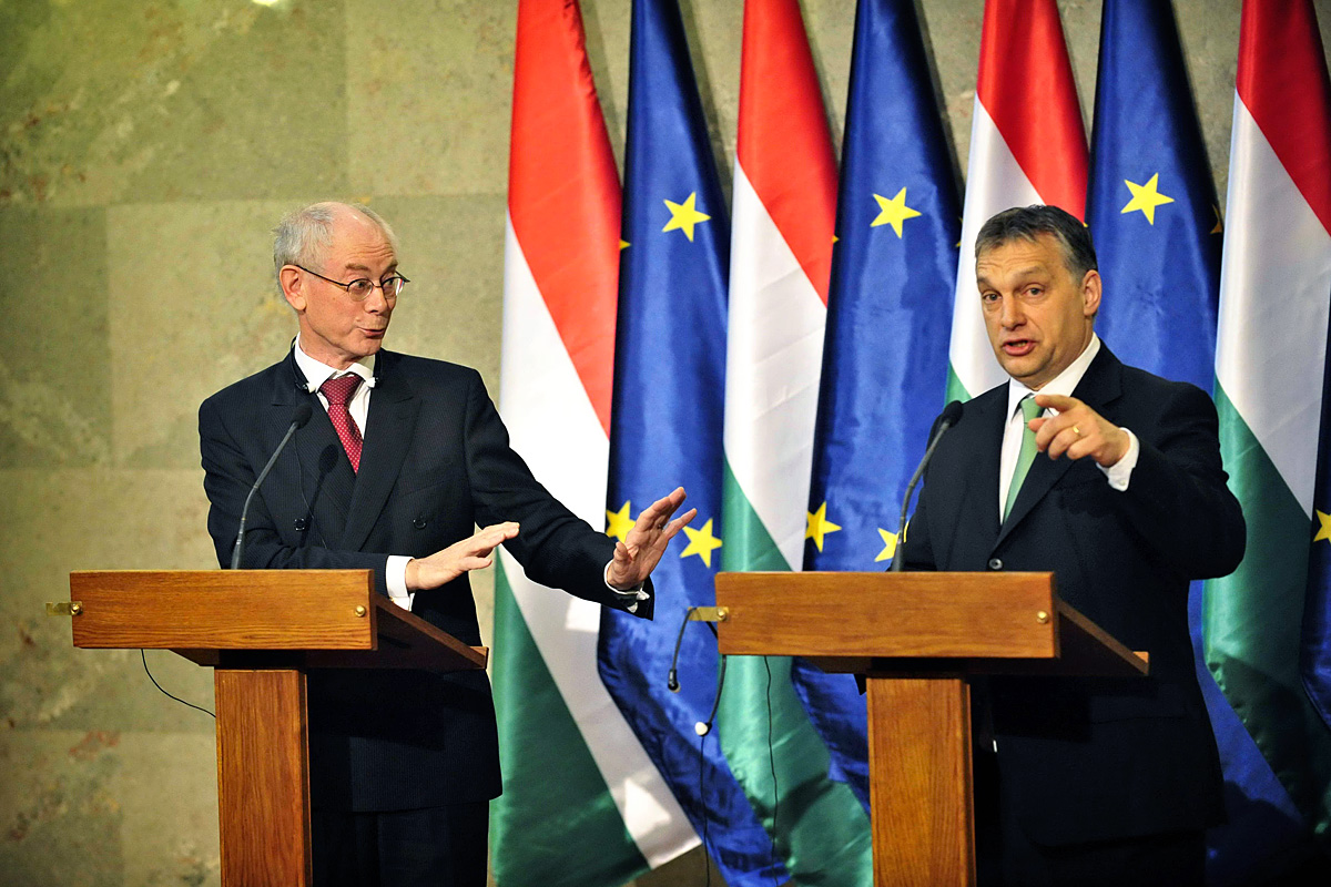 Herman van Rompuy, az Európa Tanács elnöke a magyar parlamentben Orbán Viktorral
