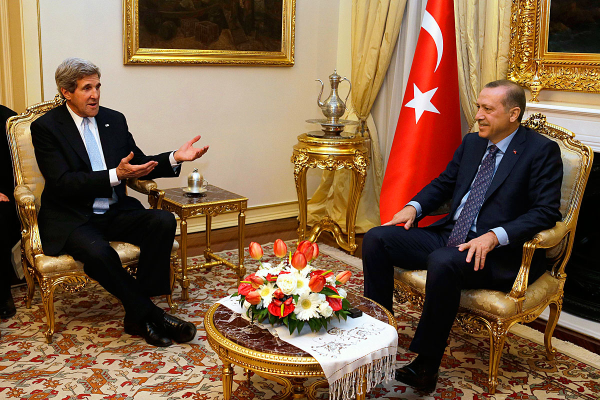 Kerry és Erdogan pénteken Ankarában. A vezérszerephez Izrael-ellenesség kell
