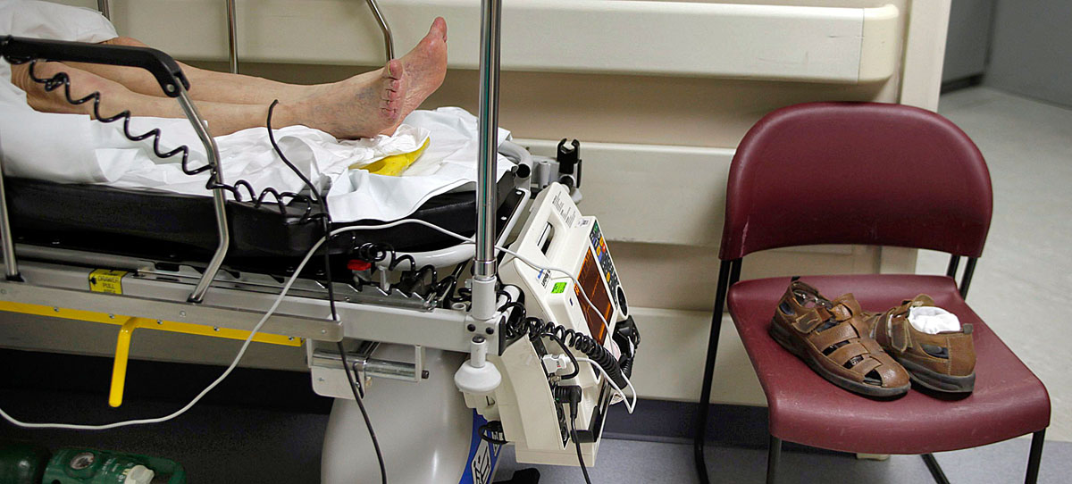 Beteg várakozik a houstoni Ben Taub kórházban. Az amerikai nagyvárosban a páciensek harminc százalékának nincs biztosítása