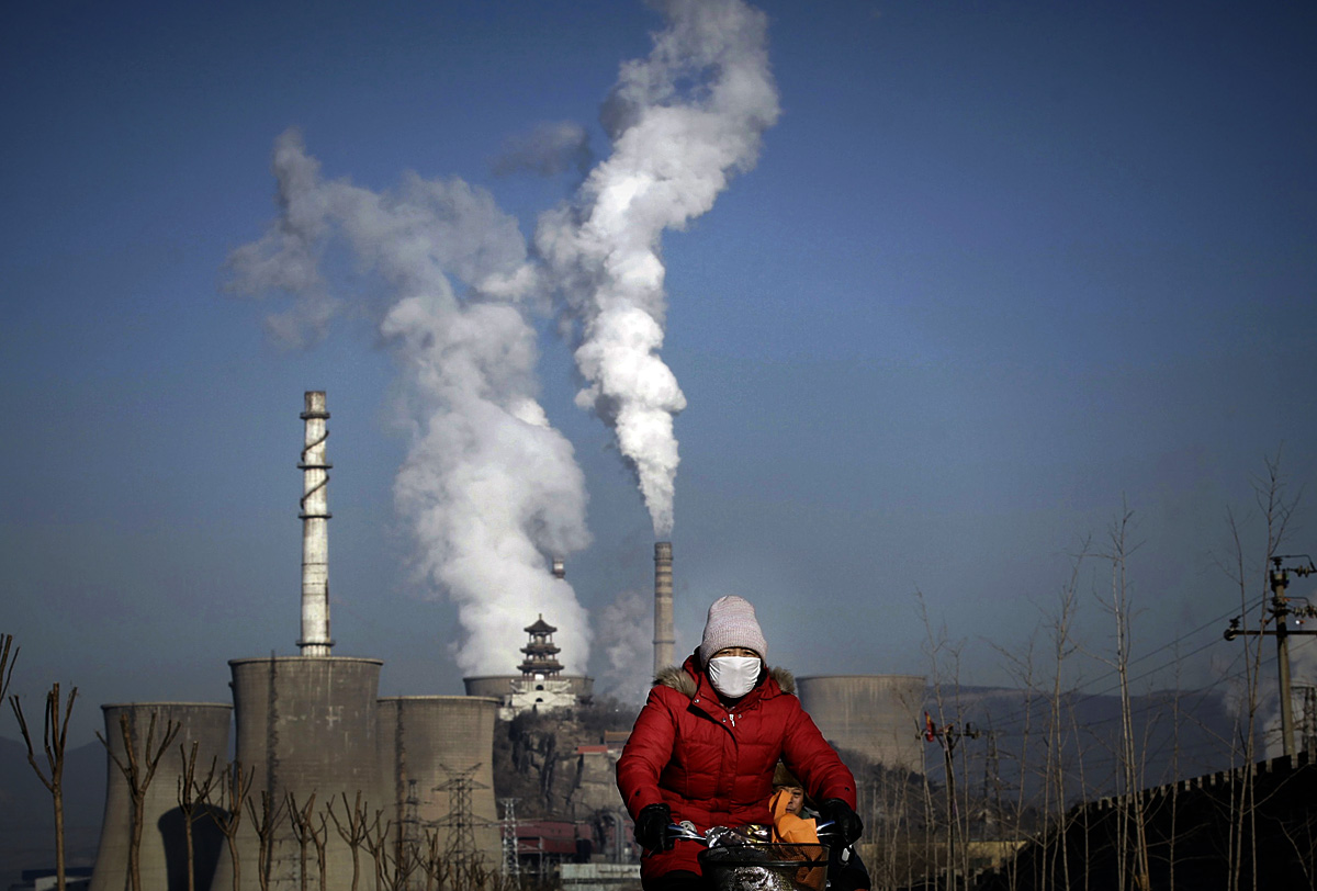 Füstokádó pekingi acélgyár. A fenntartható fejlődés, mint cél, nem szerepel a kínai gazdaságirányítás rövidtávú terveiben