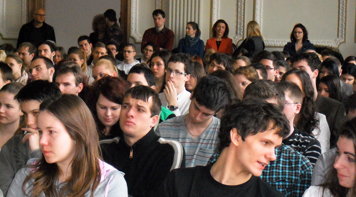 Egyetemi hallgatók Szegeden. A munkanélküliség és az uniós támogatások is érdekelték őket
