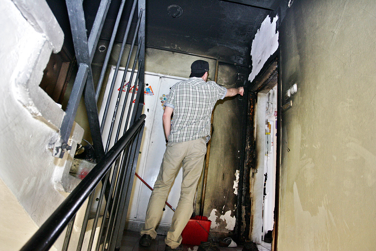 Tűz ütött ki egy kőszegi lépcsőházban