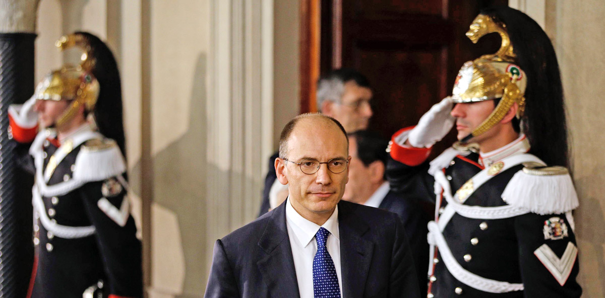 Enrico Letta megérkezik az elnöki palotába