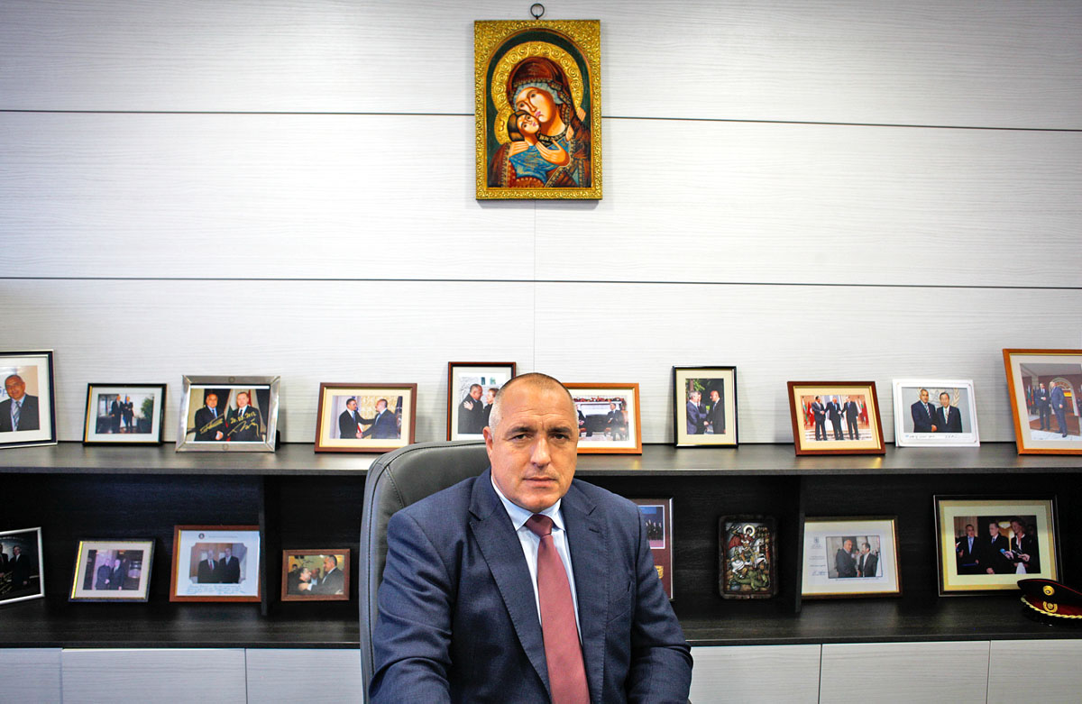 Bojko Boriszov korábbi miniszterelnök, aki márciusban kénytelen volt lemondani. Most az ő pártja vezet