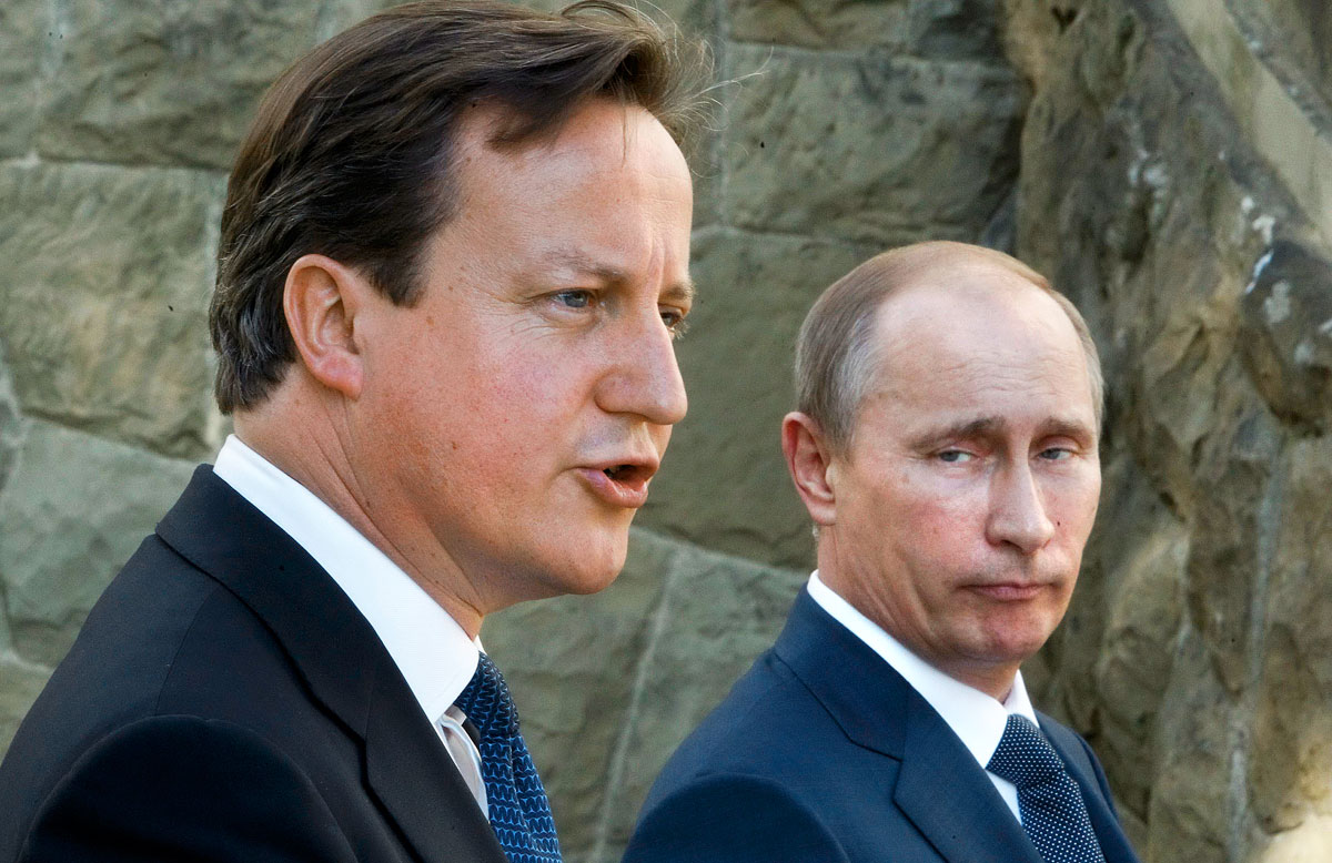 David Cameron és Vlagyimir Putyin Szocsiban 