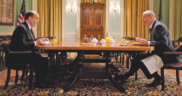 A Fed elnök és a pénzügyminiszter reggelije a Válság a Wall Streeten című filmben, Paul Giamatti és William Hurt alakításában