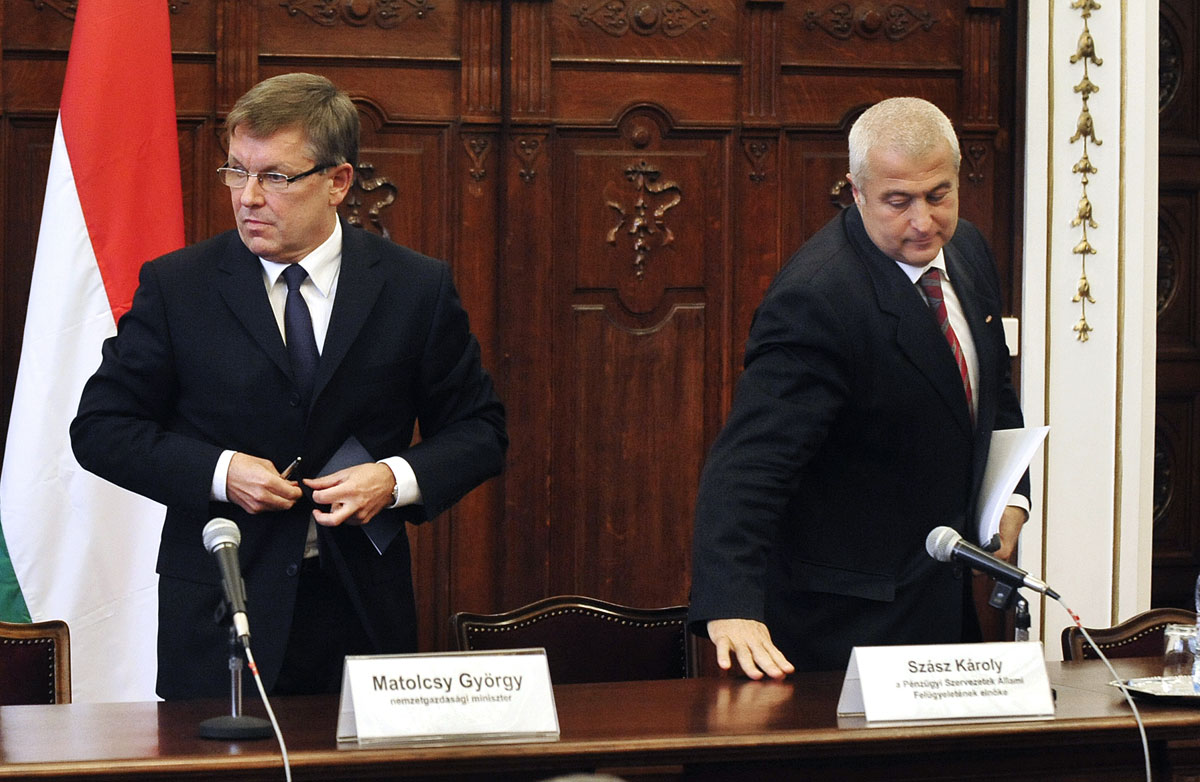 Matolcsy György és Szász Károly egy 2011-es sajtótájékoztatón