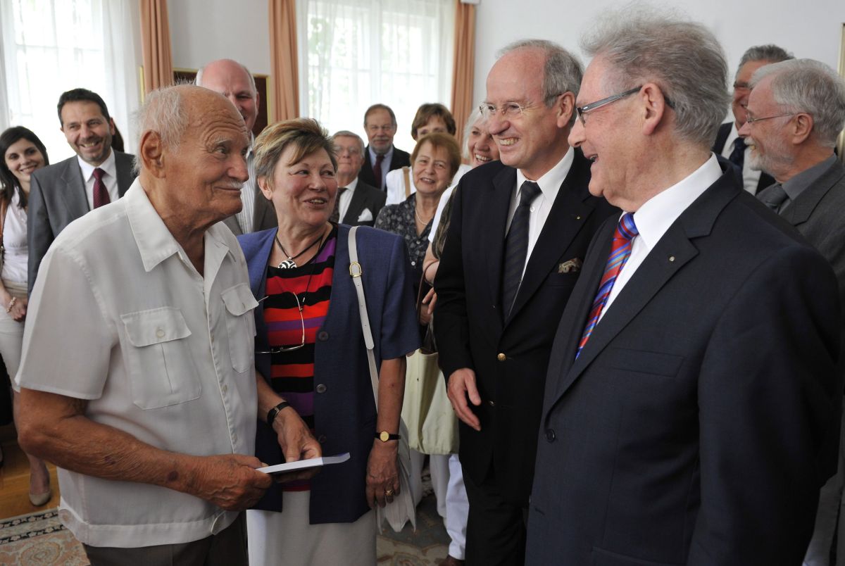 Göncz Árpád és a Nemzetközi Adalbert Alapítvány képviselői