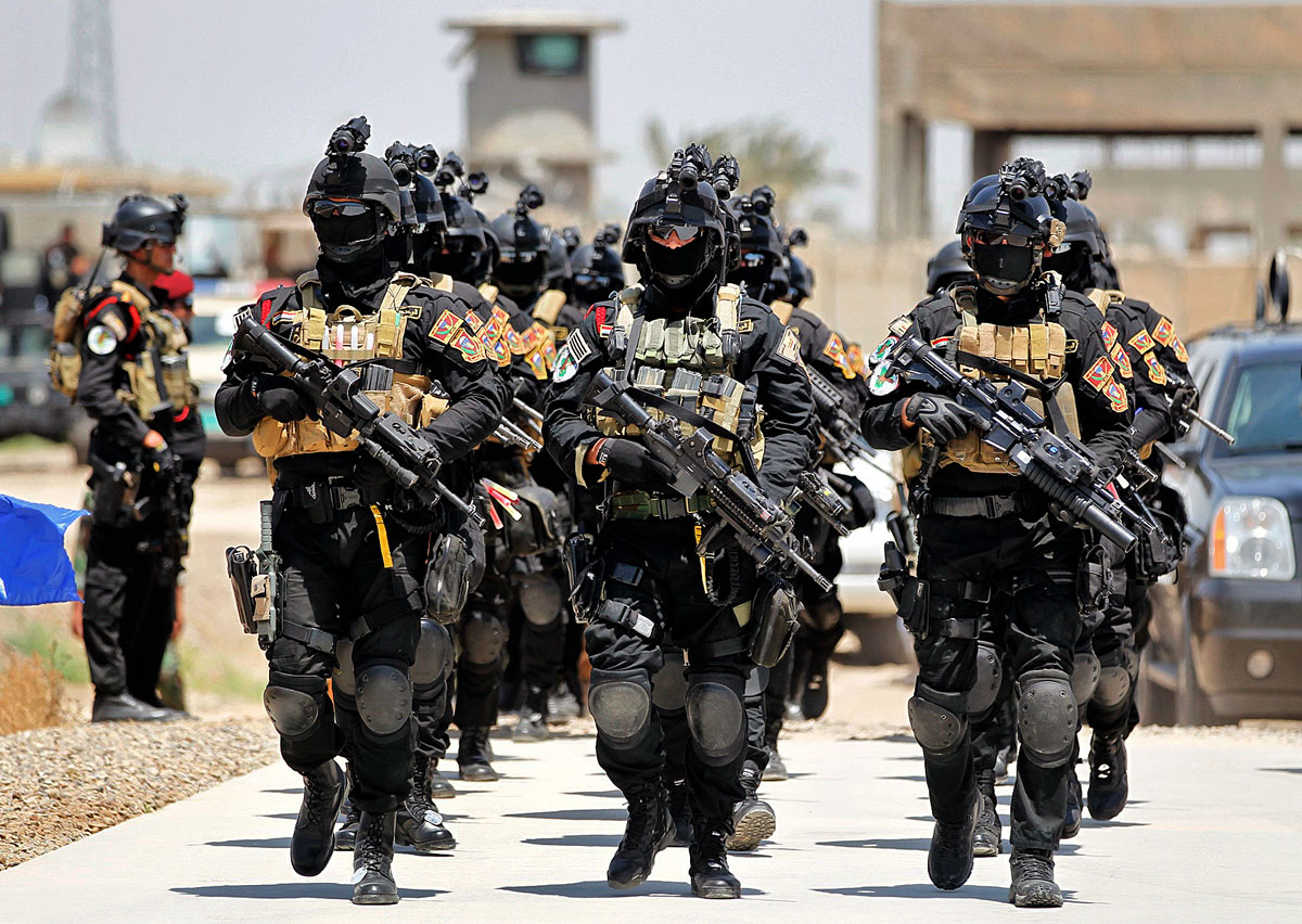 Iraki kommandósok gyakorlatoznak a bagdadi nemzetközi repülőtérnél