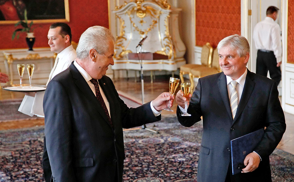 Zeman elnök sok sikert kíván Jirí Rusnoknak