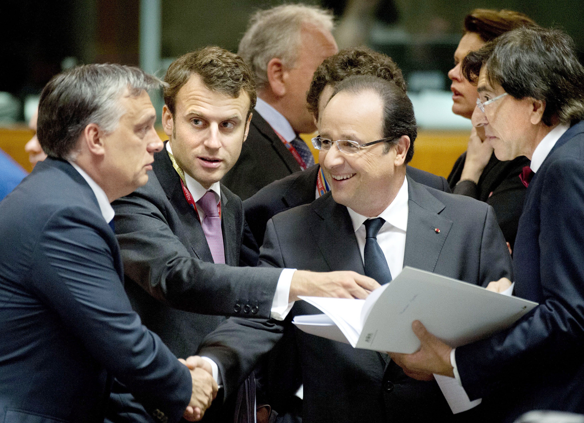 Sikeresek és sikertelenek Európája? Orbán Viktor magyar miniszterelnök (balra) és Francois Hollande francia elnök