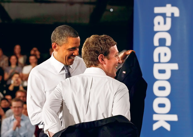 Barack Obama amerikai elnök kedvéért Mark Zuckerberg Facebook-alapító nyakkendőt is kötött