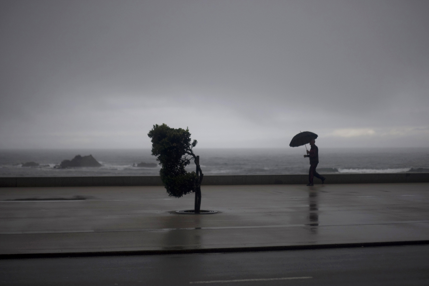 Vihar a portugál partoknál - a jövőben már ősszel kezdődik a szeles szezon?