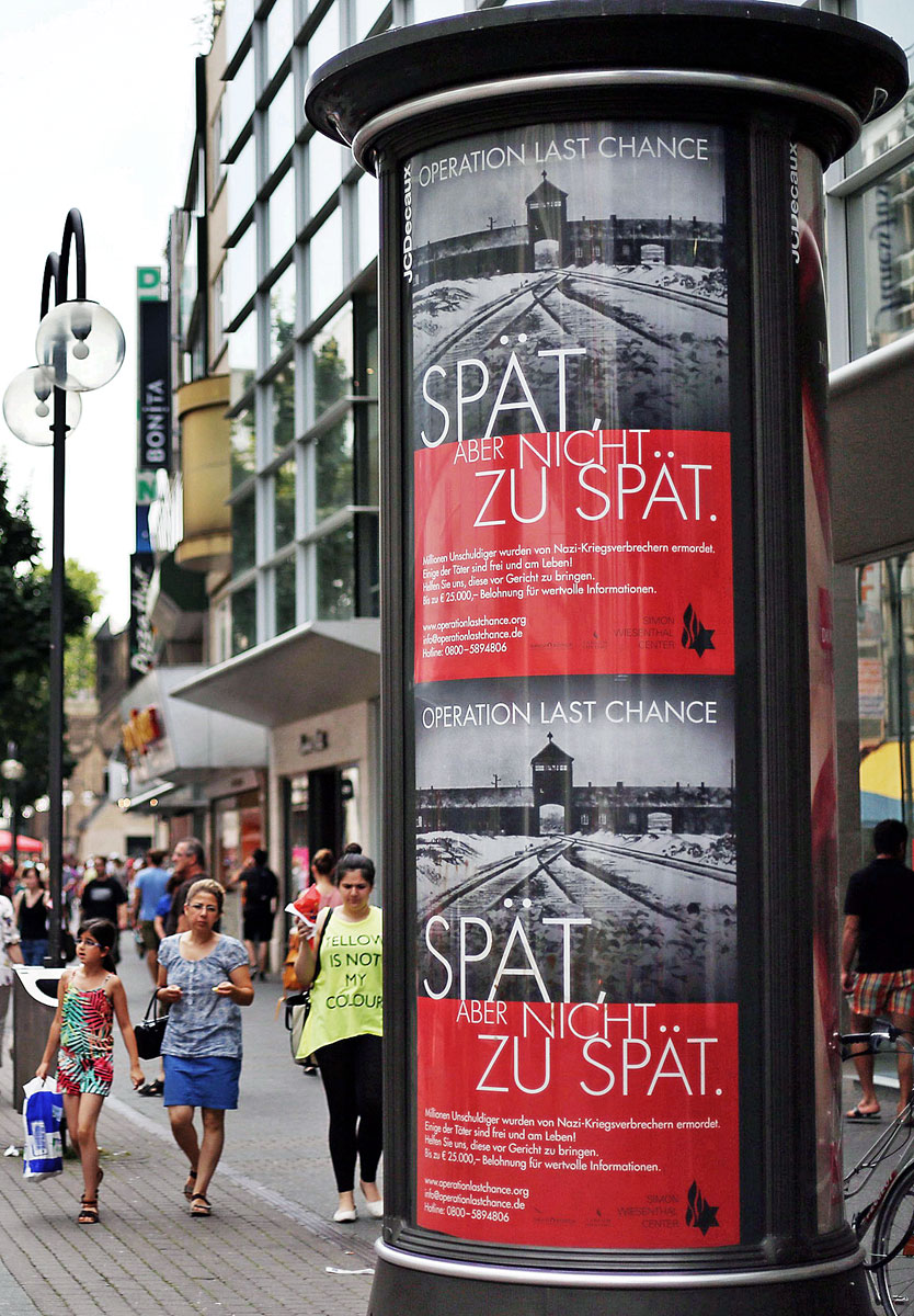 „Késő, de nem túl késő” – Köln egyik hirdetőoszlopán