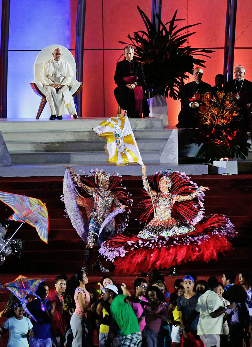 Ferenc pápa a katolikus ifjúsági világtalálkozó ünnepségén, a Copacabanán