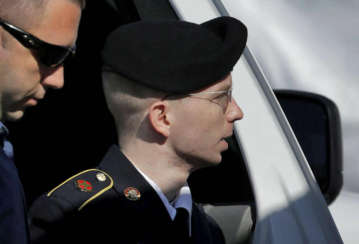 Manning érkezik az ítélethirdetésre