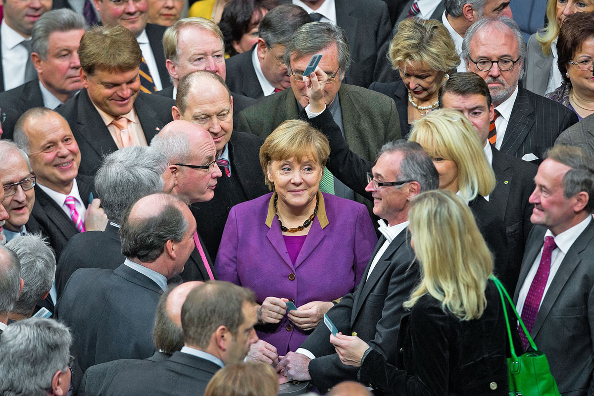 Angela Merkel kollégái körében a görög mentőkölcsön tavaly őszi megszavazása előtt