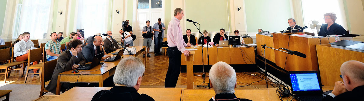 Show-műsor lett Gyurcsány Ferenc volt kormányfő tanúkihallgatásából a szolnoki bíróságon