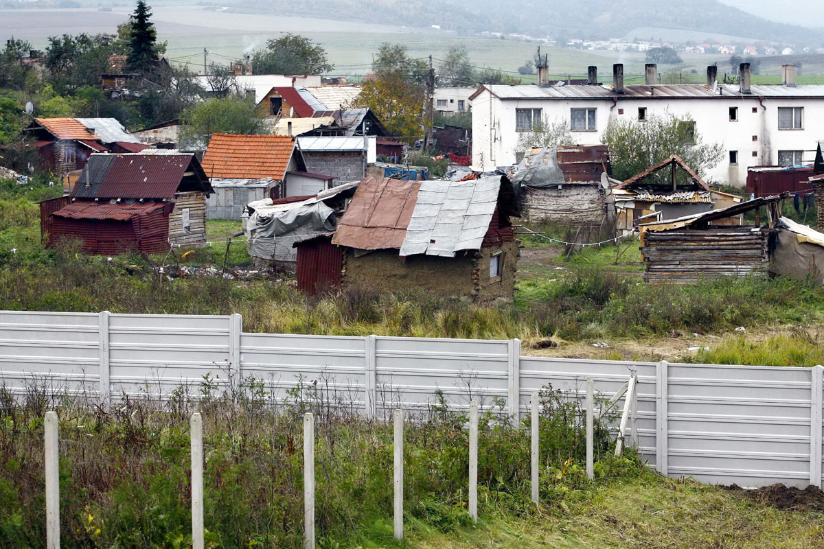 Az osztrópataki fal. A helybéliek egyetértenek az intézkedéssel