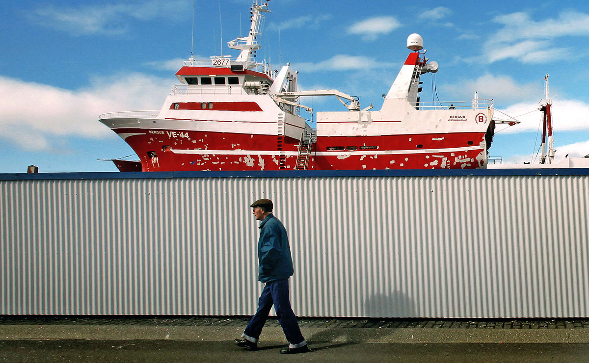 Javításra váró halászhajó Reykjavíkban